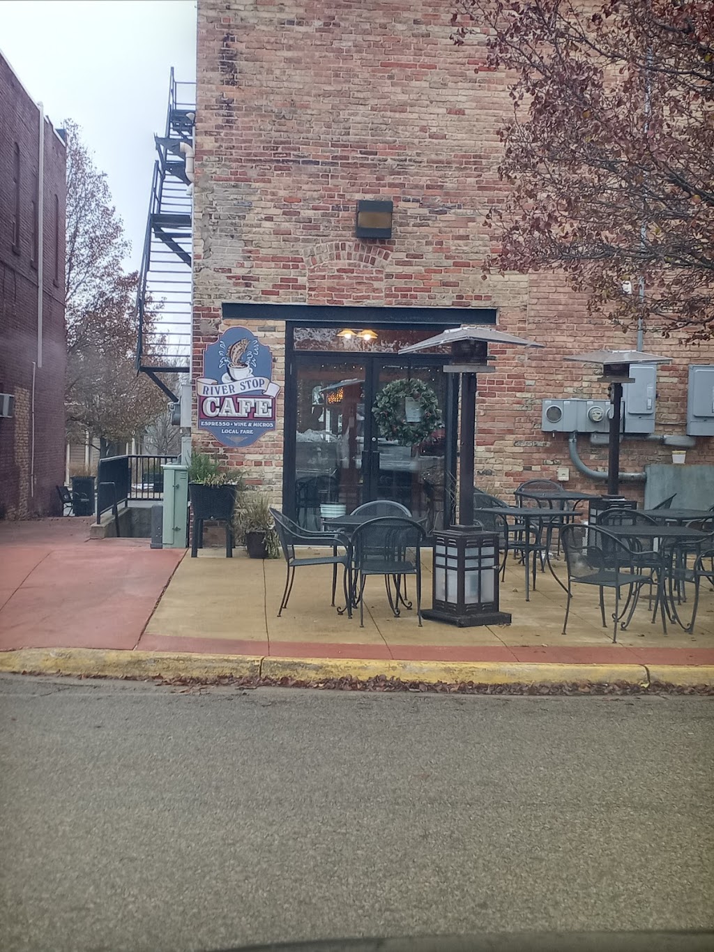 River Stop Cafe | cafe | 52 State Rd, Newaygo, MI 49337, USA | 2316525282 OR +1 231-652-5282