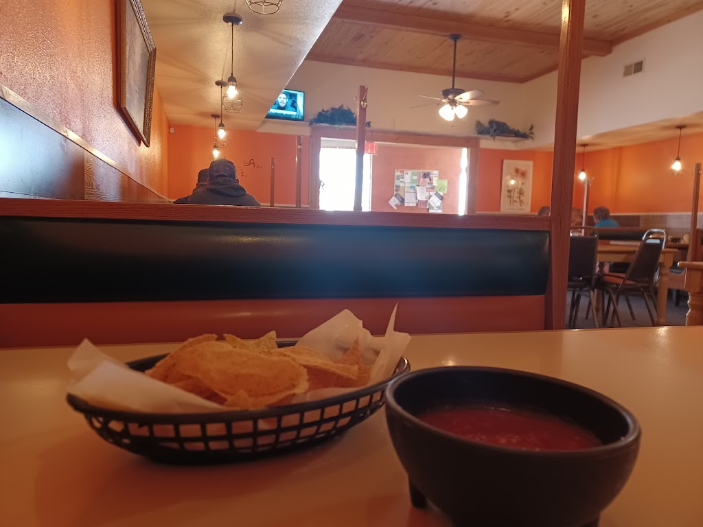 Yeyas | restaurant | 105 S Main St, Johnson City, KS 67855, USA | 6204921701 OR +1 620-492-1701