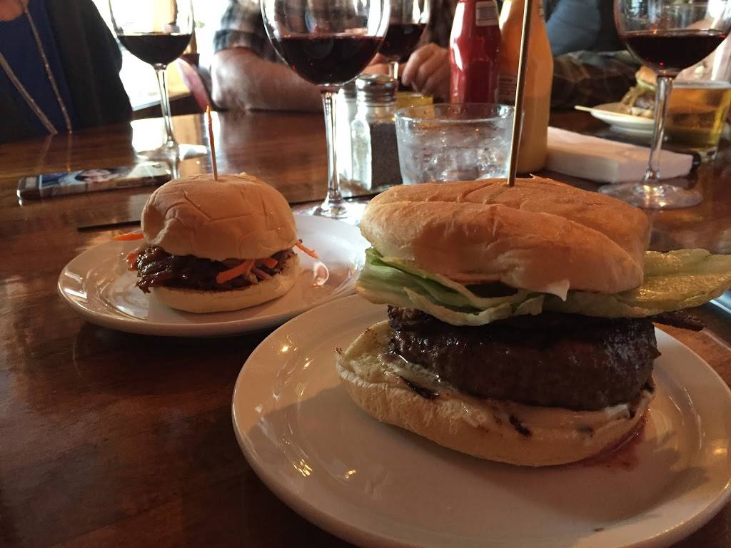 Sidestreet Kitchen & Bar | restaurant | 717 SW 148th St, Seattle, WA 98166, USA | 2064025428 OR +1 206-402-5428