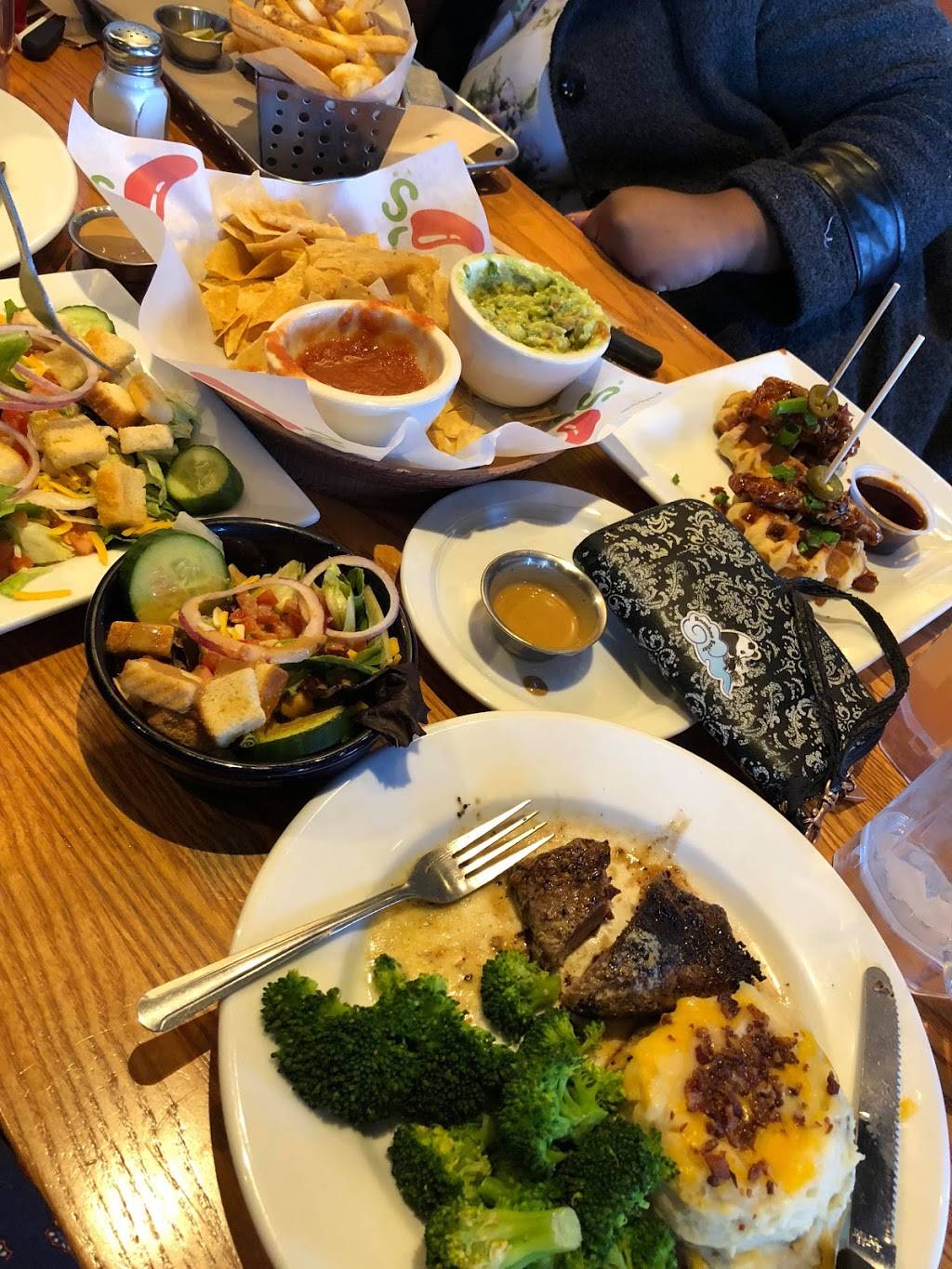 Chilis Grill & Bar | meal takeaway | 3170, 16401 Heritage Blvd, Bowie, MD 20716, USA | 3018091900 OR +1 301-809-1900