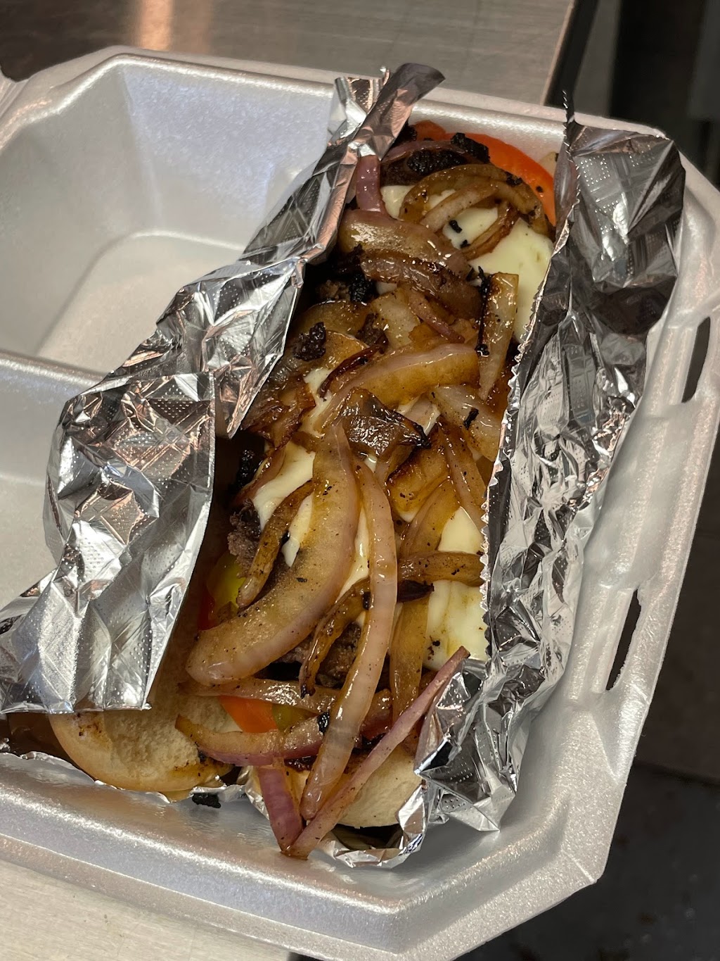 Mr.Ps Grab & Go | restaurant | 720 N Main St, Emporia, VA 23847, USA | 4346329855 OR +1 434-632-9855