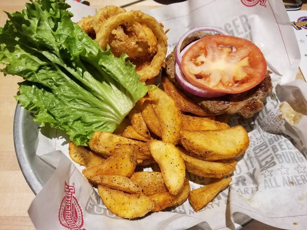Fuddruckers | restaurant | 100 N Carter Rd, Ashland, VA 23005, USA | 8047986011 OR +1 804-798-6011