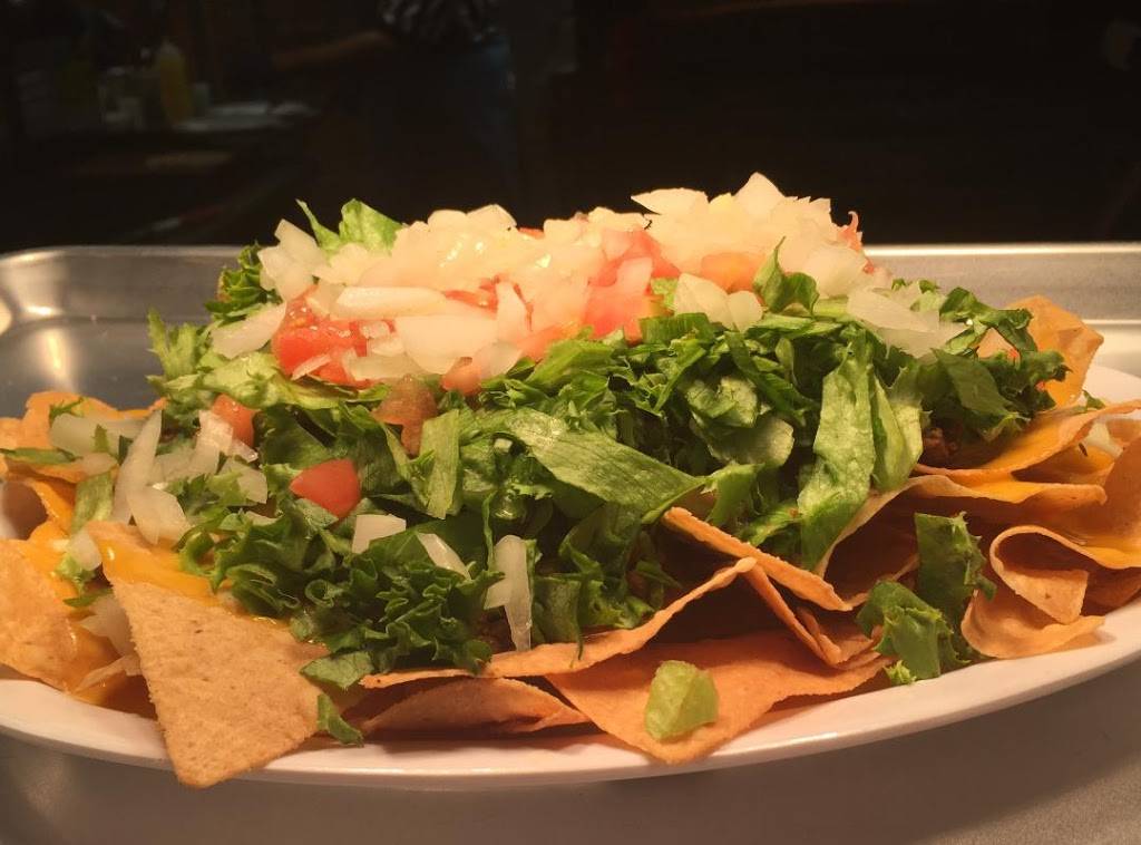 Pin High Sports Bar and Grill | restaurant | 104 E 1st St, El Campo, TX 77437, USA | 9794758100 OR +1 979-475-8100