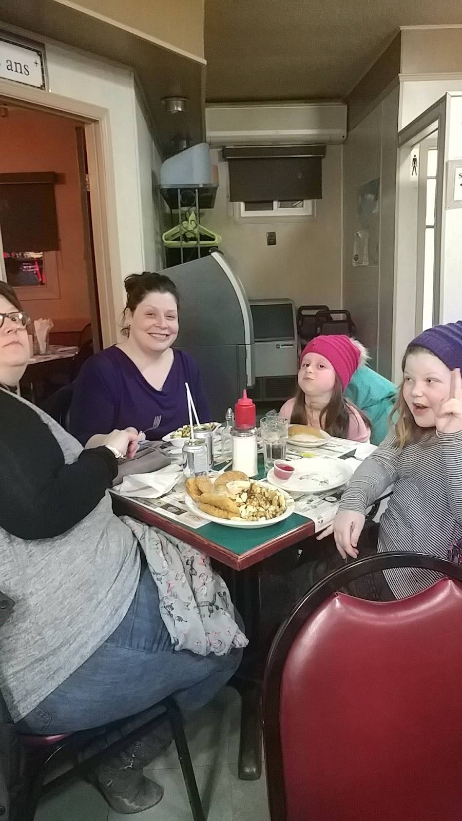 Francoeur Steakhouse | restaurant | 246 Rue Principale, Mansfield-et-Pontefract, QC J0X 1R0, Canada | 8196832703 OR +1 819-683-2703