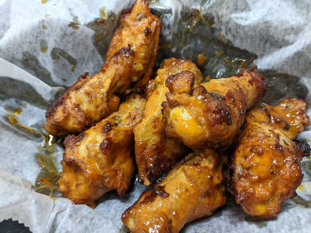 Anthonys Gourmet Pizza | restaurant | 1924 Packard St, Ann Arbor, MI 48104, USA | 7346622500 OR +1 734-662-2500