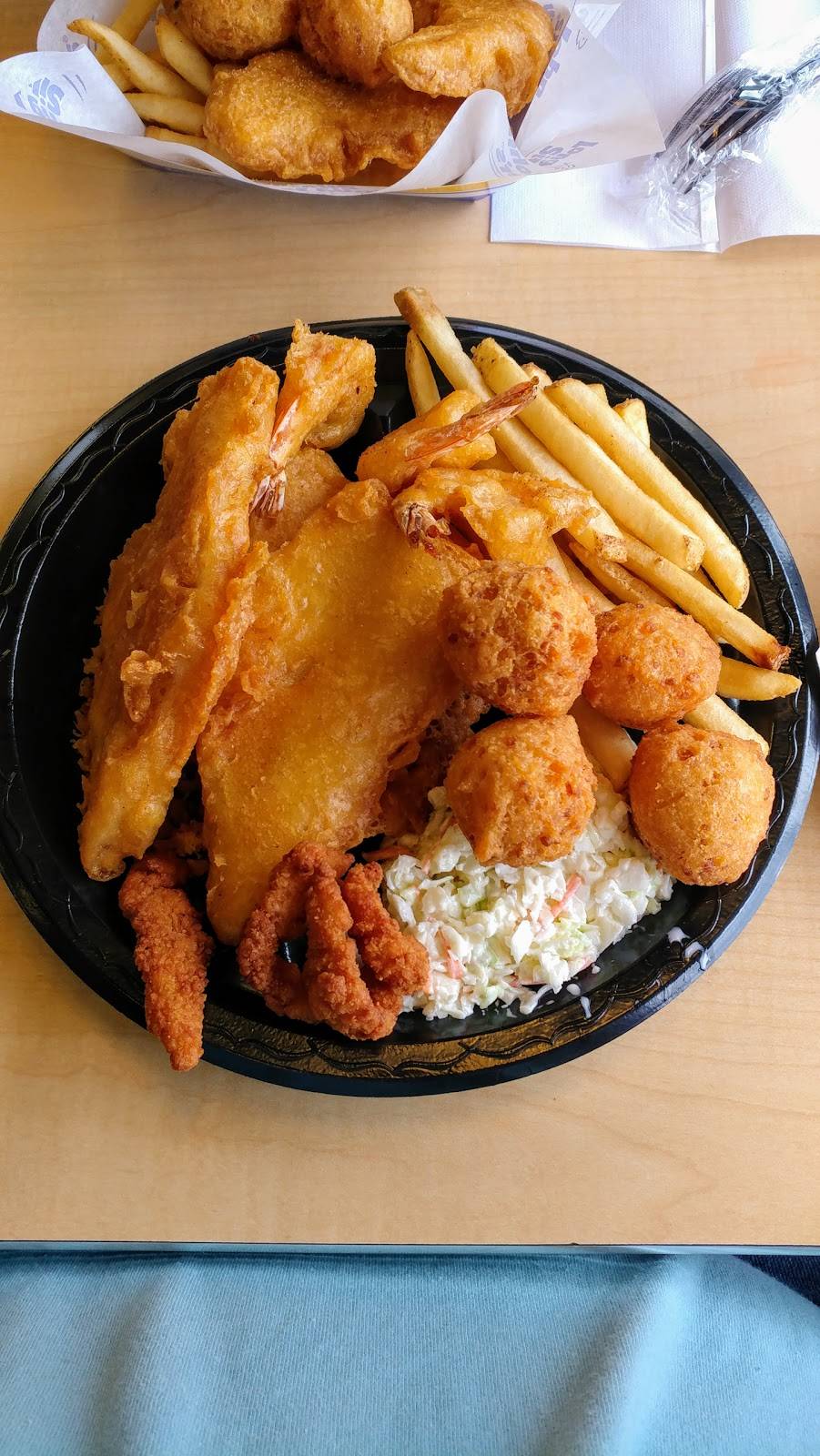 Long John Silvers | restaurant | 800 Irving Park Rd, Hanover Park, IL 60133, USA | 6308301270 OR +1 630-830-1270