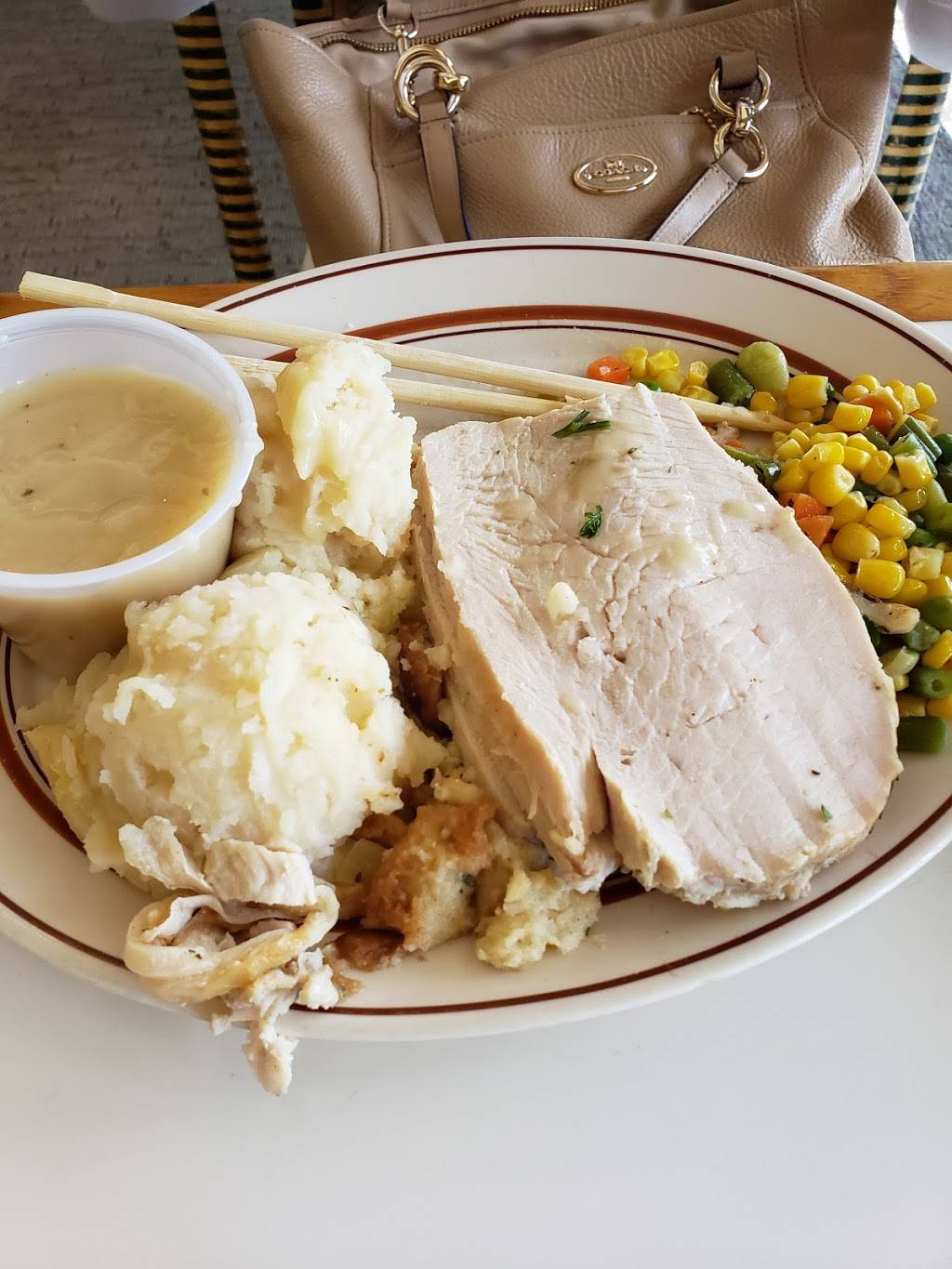 Macys Gazebo | restaurant | 98-1005 Moanalua Rd, Aiea, HI 96701, USA | 8089456701 OR +1 808-945-6701