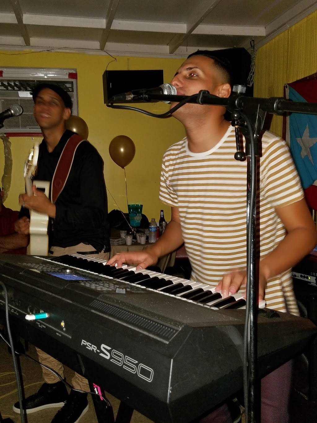 Mis Viejos | restaurant | 151 W Lehigh Ave, Philadelphia, PA 19133, USA | 2154234422 OR +1 215-423-4422