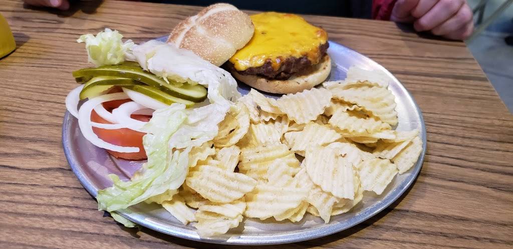 Veterans Pub & Pizza | restaurant | 2525 NE Adams St, Peoria, IL 61603, USA | 3097133029 OR +1 309-713-3029