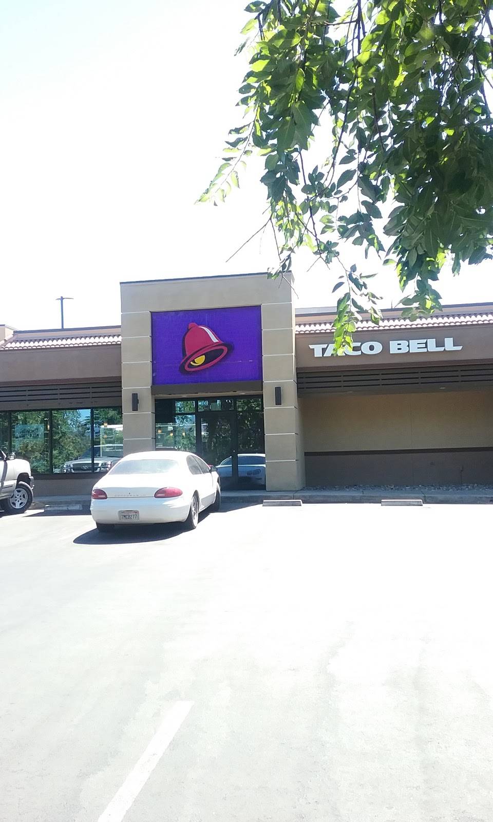 Taco Bell | meal takeaway | 15115 Lakeshore Dr, Clearlake, CA 95422, USA | 7079951171 OR +1 707-995-1171