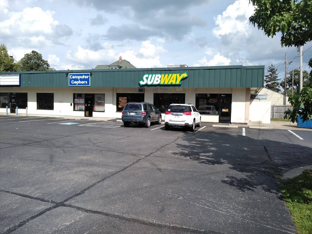 Subway | restaurant | 4870 N Summit St, Toledo, OH 43611, USA | 4197263767 OR +1 419-726-3767