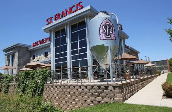 St. Francis Brewery & Restaurant | restaurant | 3825 S Kinnickinnic Ave, St Francis, WI 53235, USA | 4147444448 OR +1 414-744-4448
