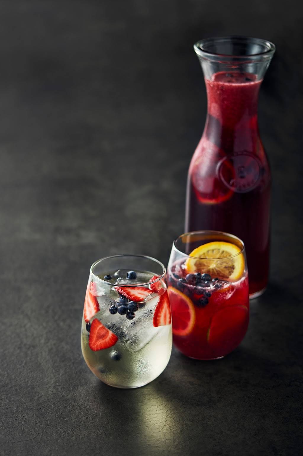 Shoeless Joes Sports Grill | restaurant | 5 Clair Rd W #5, Guelph, ON N1L 0A6, Canada | 5198271212 OR +1 519-827-1212