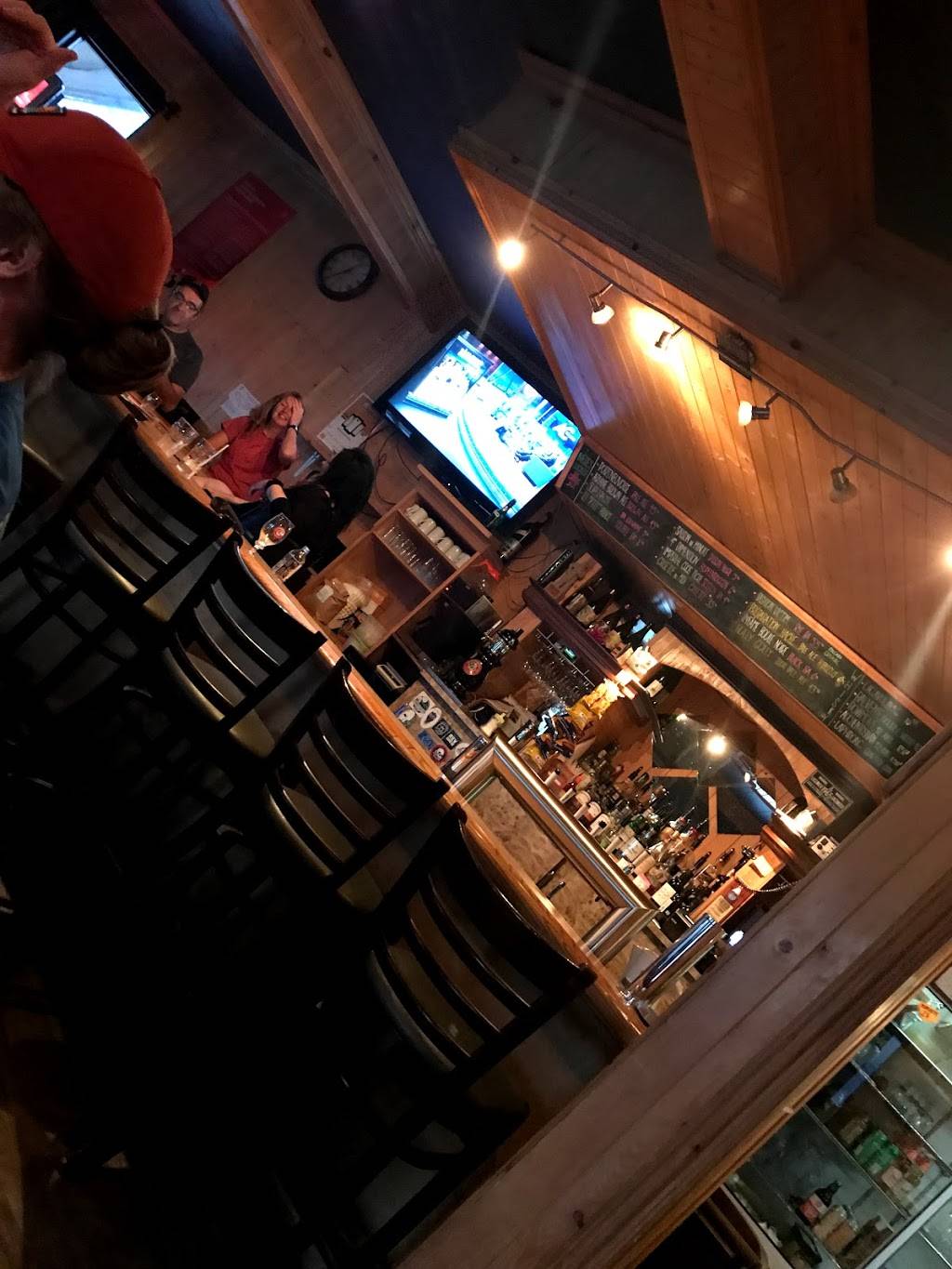 La Taverne | restaurant | 365 Rue Tessier E, Saint-Casimir, QC G0A 3L0, Canada | 4183392422 OR +1 418-339-2422