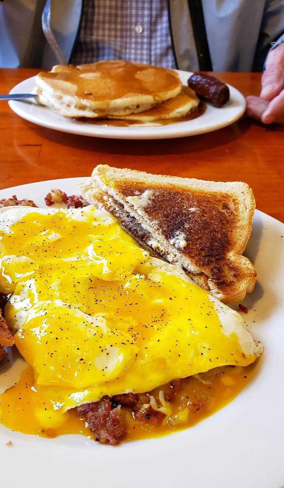 Krissys Korner | restaurant | 1200 Barnum Ave, Stratford, CT 06614, USA | 2038708038 OR +1 203-870-8038