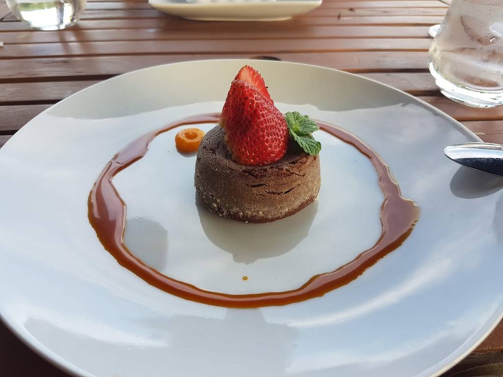 Bistro Le Calumet | restaurant | 201 Rue Champlain #201, Bromont, QC J2L 3B2, Canada | 4509199191 OR +1 450-919-9191