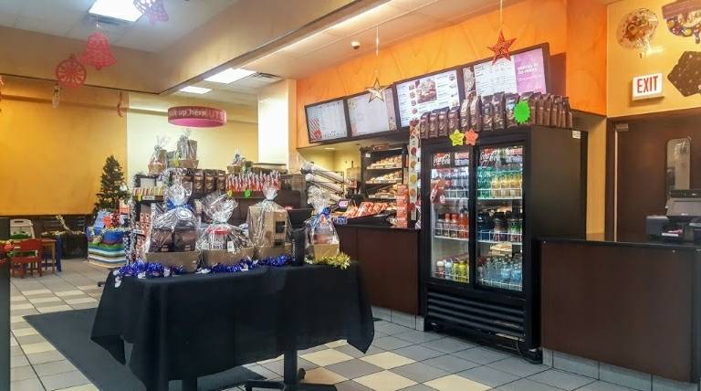Dunkin Donuts | cafe | 7578 N Western Ave, Chicago, IL 60645, USA | 7732747800 OR +1 773-274-7800