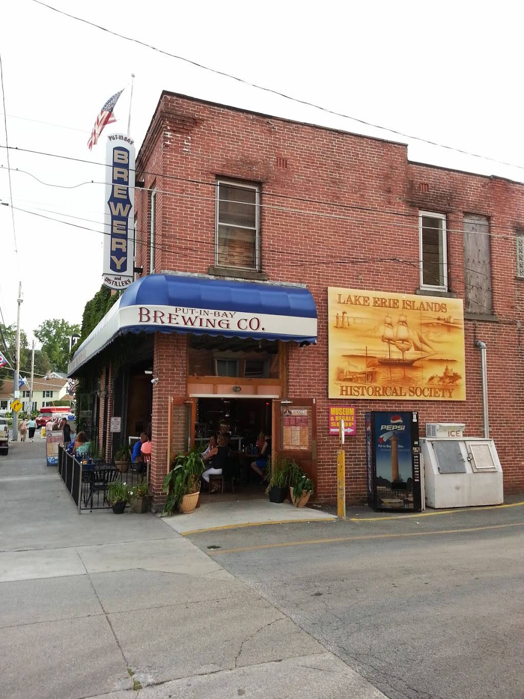 Put-in-Bay Brewery and Distillery | restaurant | 441 Catawba Ave, Put-In-Bay, OH 43456, USA | 4192854677 OR +1 419-285-4677