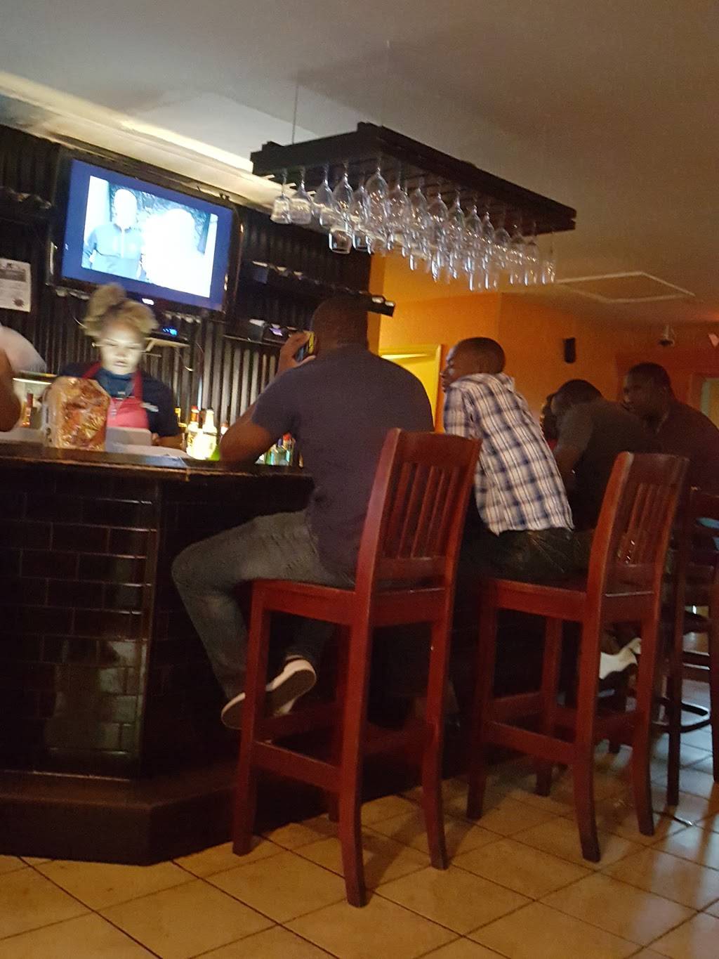 Chez Telfort Restaurant | restaurant | 2215 W Oak Ridge Rd, Orlando, FL 32809, USA | 4078578222 OR +1 407-857-8222