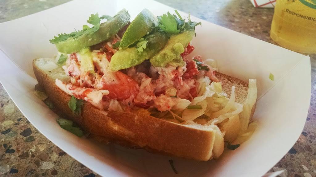 Lido Beach Restaurant | restaurant | 400 Benjamin Franklin Dr, Sarasota, FL 34236, USA | 9413880400 OR +1 941-388-0400