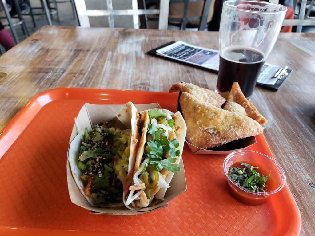 The Back Lot Beer Garden | restaurant | 425 Michigan St, Petoskey, MI 49770, USA | 2318819933 OR +1 231-881-9933