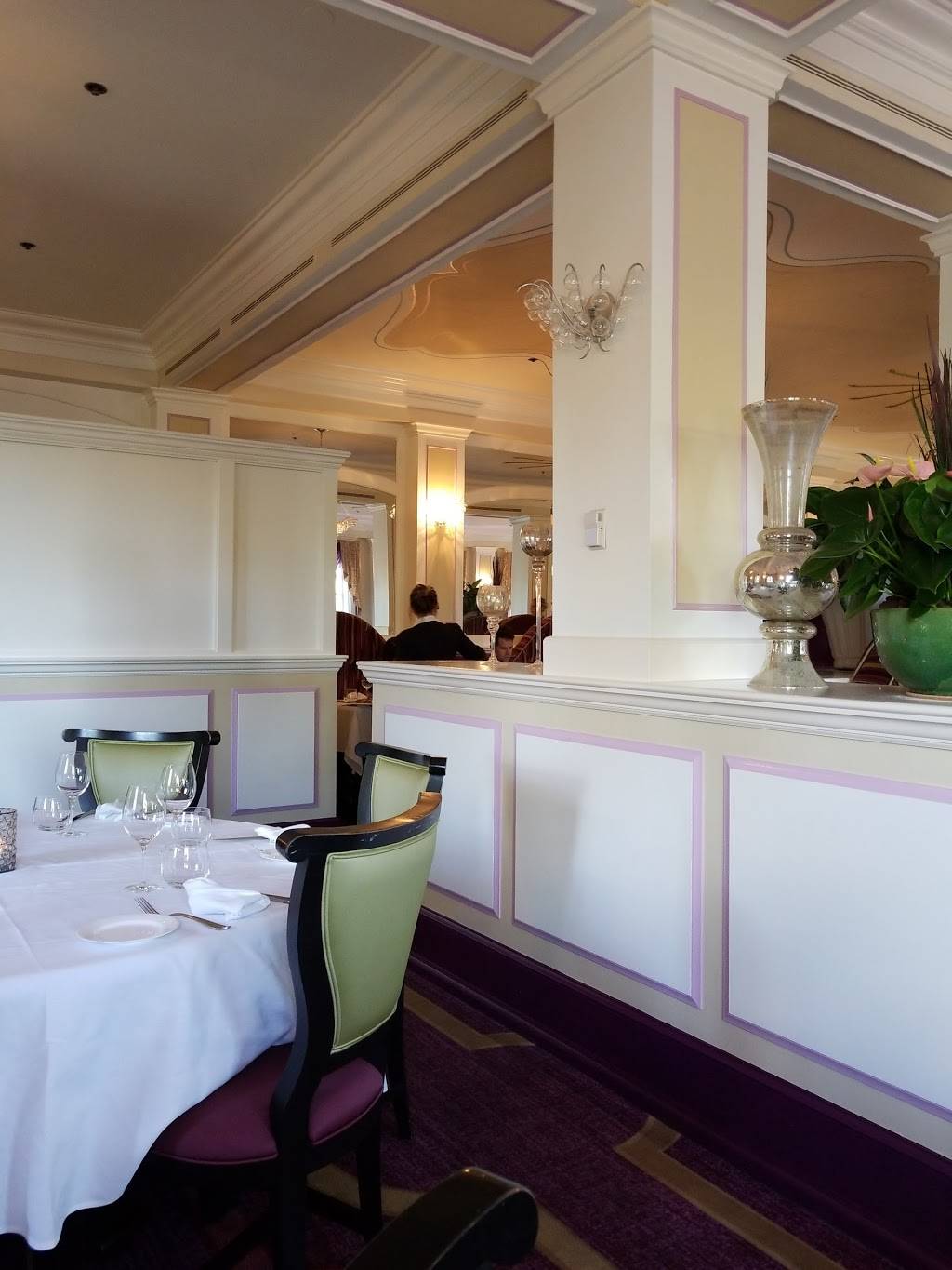 Monsieur Paul | restaurant | 1510 North Avenue of the Stars, Orlando, FL 32830, USA | 4079393463 OR +1 407-939-3463