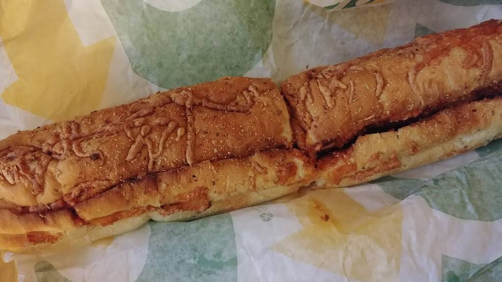 Subway | restaurant | 1211 N Court St, Circleville, OH 43113, USA | 7404974687 OR +1 740-497-4687