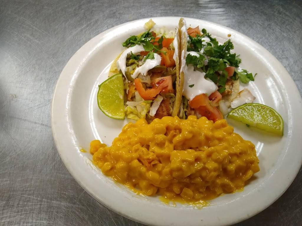 Mama Tios | restaurant | 1111 Main St, Kansas City, MO 64106, USA | 8162210589 OR +1 816-221-0589