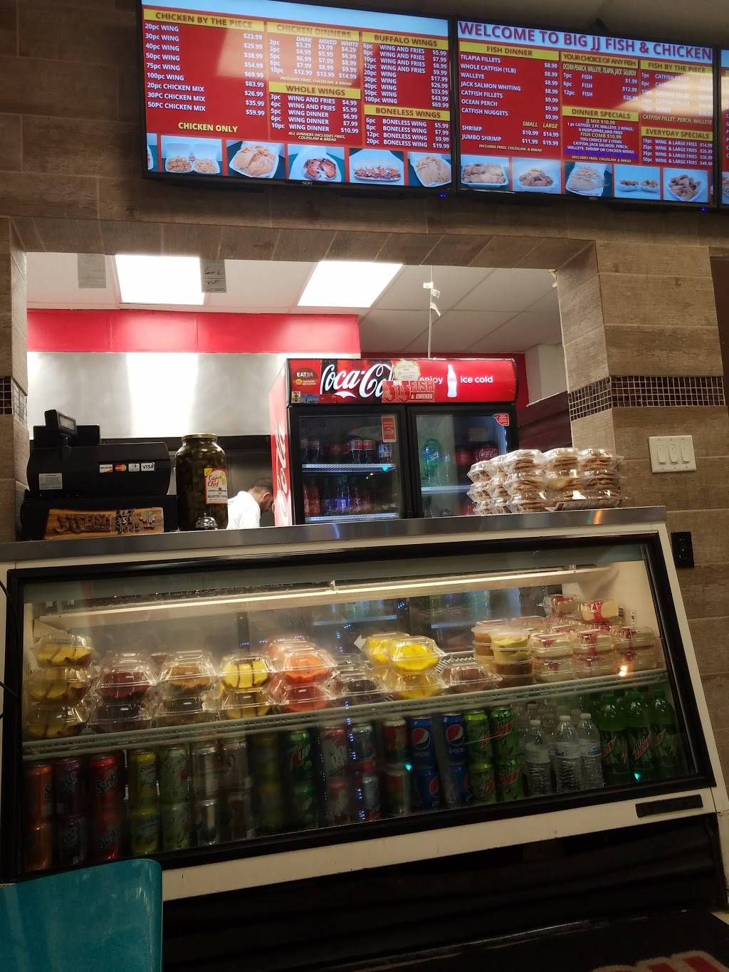 Big J J Fish & Chicken | restaurant | 1114 N Market St, Champaign, IL 61820, USA | 2173514005 OR +1 217-351-4005