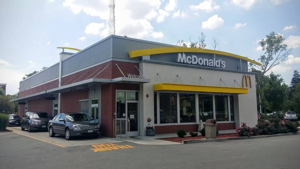 McDonalds | cafe | 15 E Dundee Rd, Arlington Heights, IL 60004, USA | 8477493105 OR +1 847-749-3105