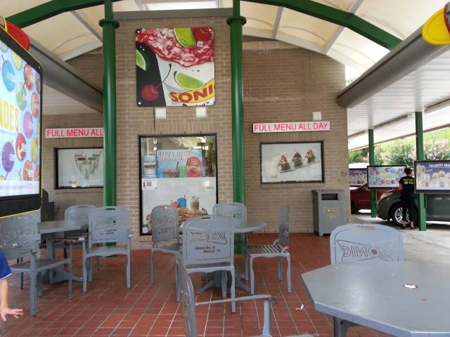 Sonic Drive-In | restaurant | 806 S Friendswood Dr, Friendswood, TX 77546, USA | 2814820030 OR +1 281-482-0030