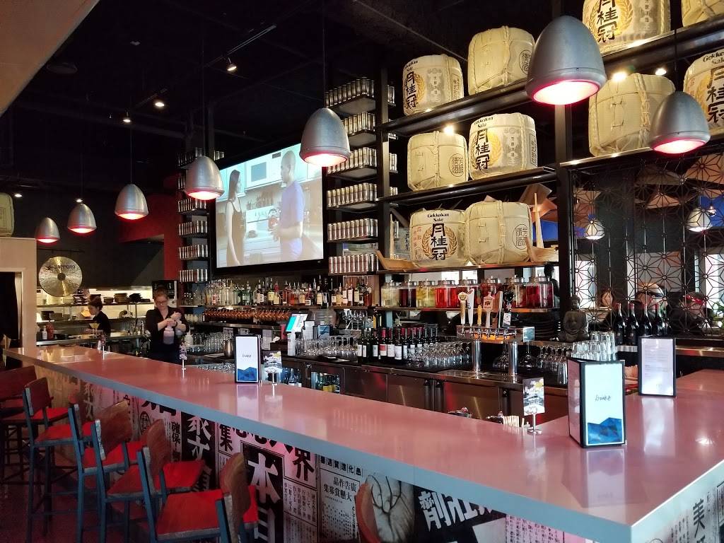 Blue Sushi Sake Grill | restaurant | 123 Water St, Naperville, IL 60540, USA | 6303053099 OR +1 630-305-3099