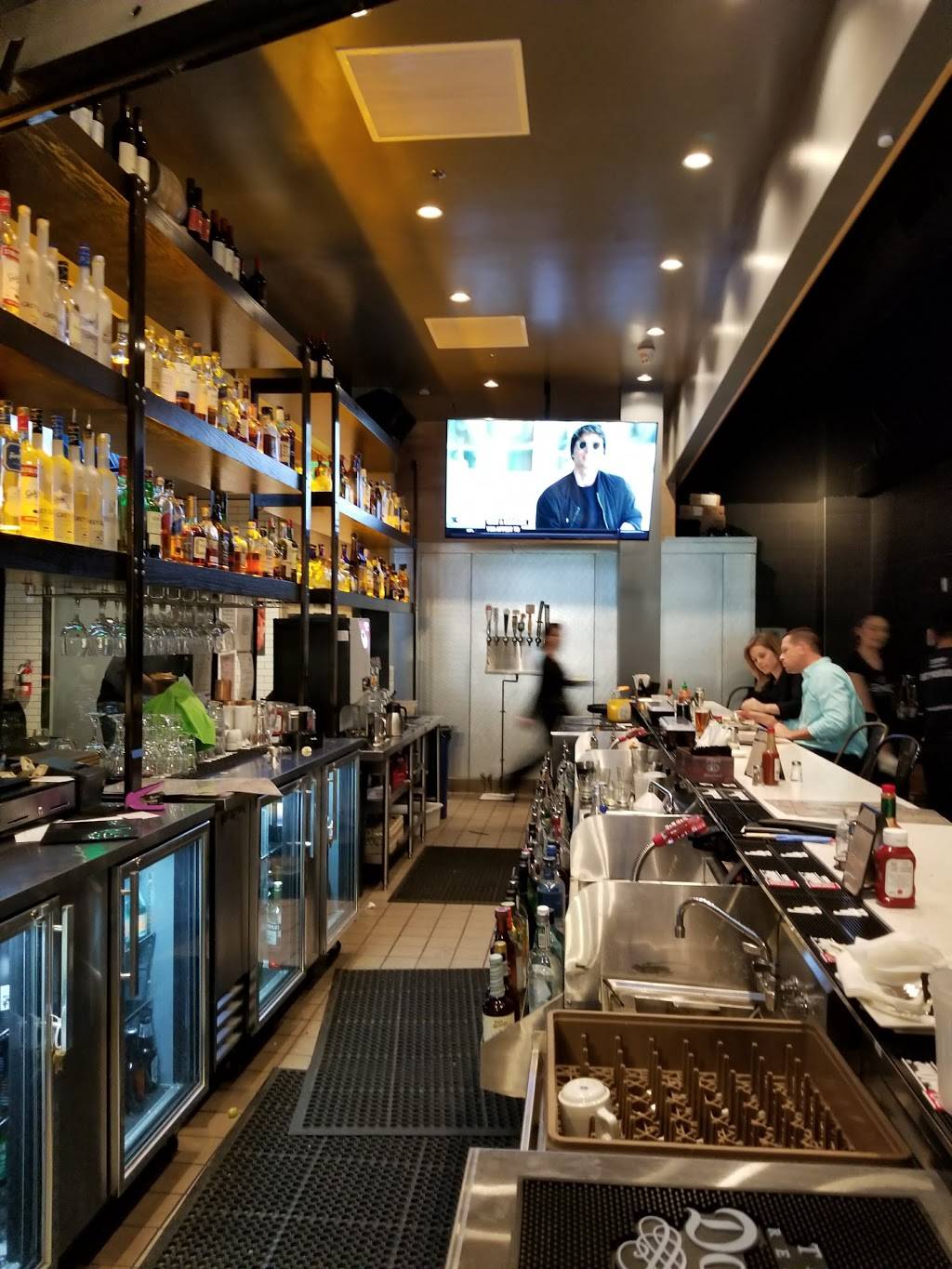 EMC Seafood & Raw Bar Oxnard | restaurant | Space 3015, 511 Town Center Dr Space 3015, Oxnard, CA 93036, USA | 8052784997 OR +1 805-278-4997