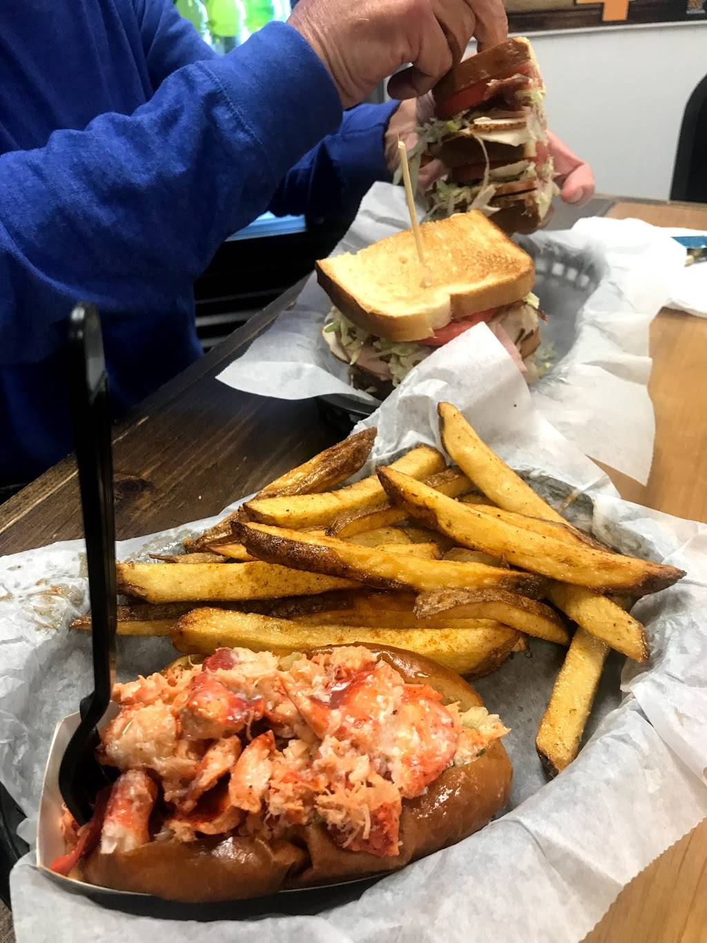 The Boardwalk Grill | restaurant | 204 johns pass boardwalk, Madeira Beach, FL 33708, USA | 7273918947 OR +1 727-391-8947