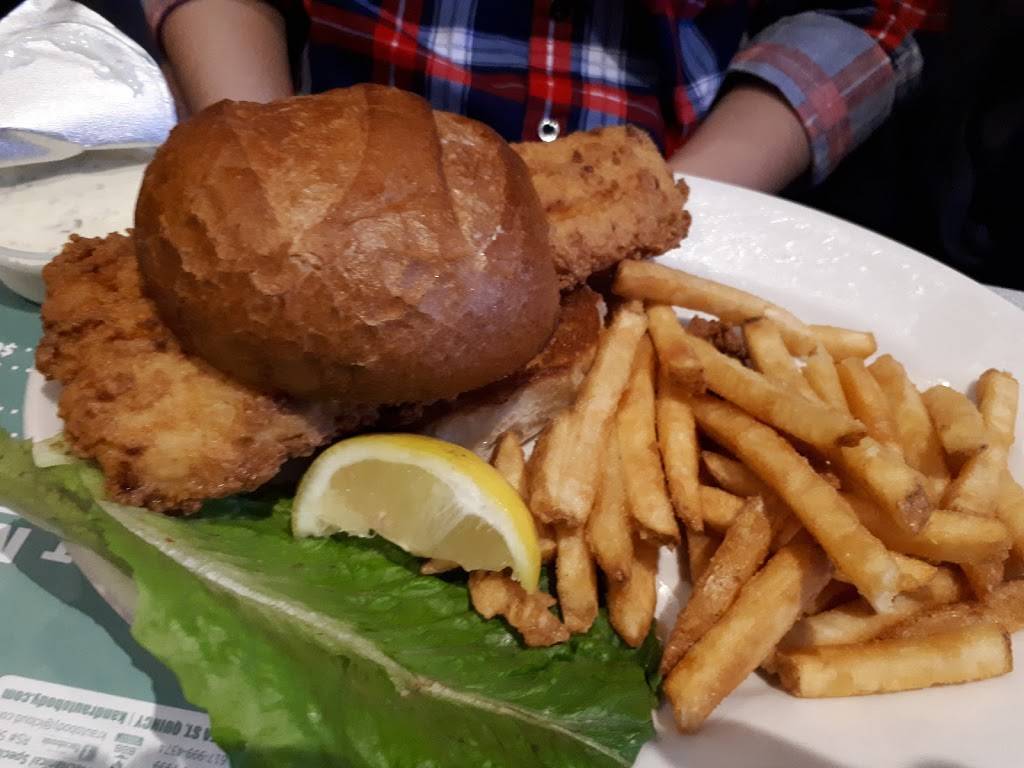 Grumpy Whites Restaurant | restaurant | 211 Sea St, Quincy, MA 02169, USA | 6177702835 OR +1 617-770-2835