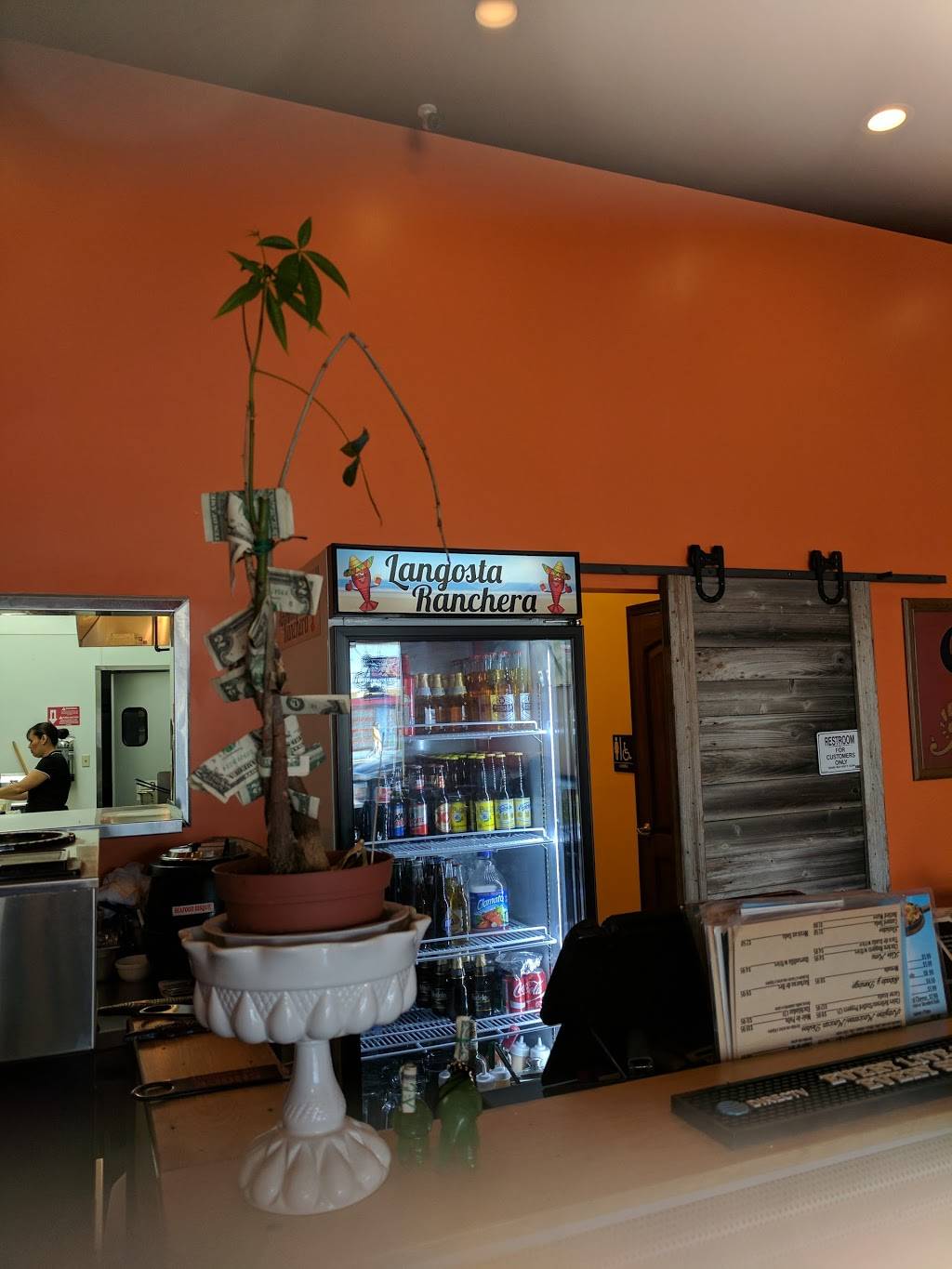 Langosta Ranchera | restaurant | 5862 Whittier Blvd, East Los Angeles, CA 90022, USA | 3234851886 OR +1 323-485-1886