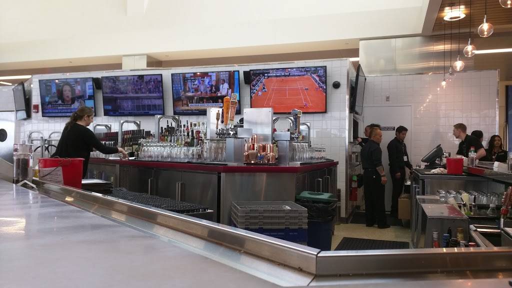 Legal Sea Foods | restaurant | Boston Logan International Airport (BOS), Terminal E, 1 Harborside Dr, Boston, MA 02128, USA | 6174758785 OR +1 617-475-8785