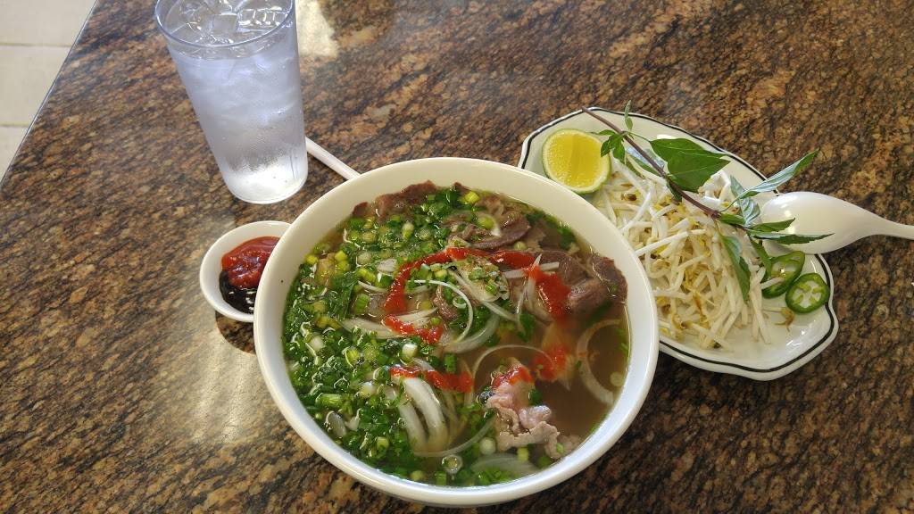 Pho Lee | restaurant | 776 N Main St, Corona, CA 92880, USA | 7149099661 OR +1 714-909-9661