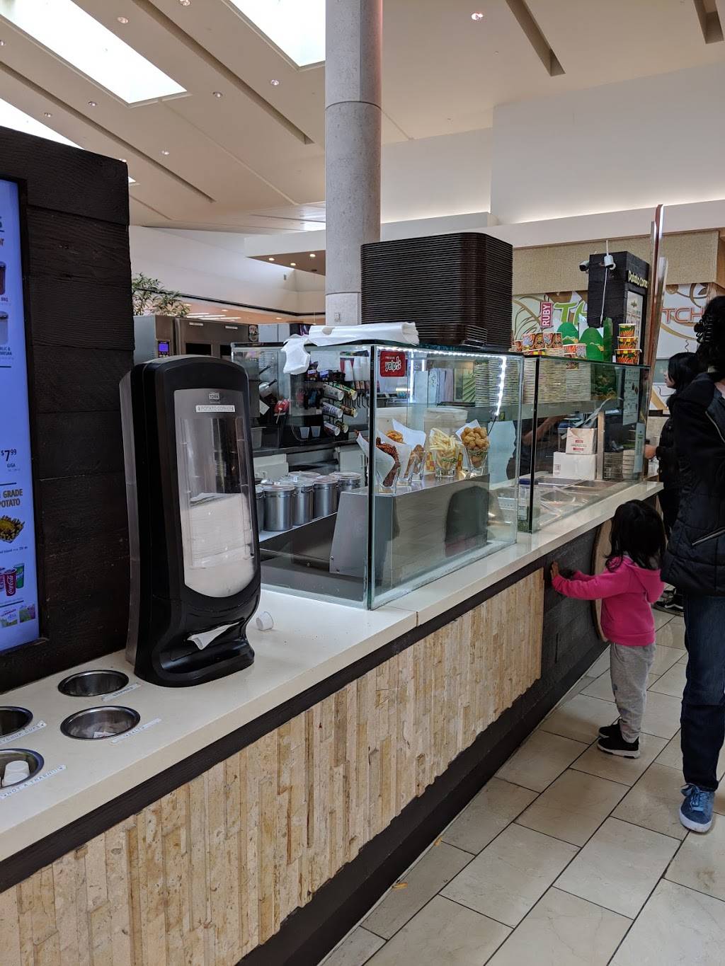 Potato Corner | restaurant | 1151 Westfield, Galleria Blvd, Roseville, CA 95678, USA | 9167872000 OR +1 916-787-2000