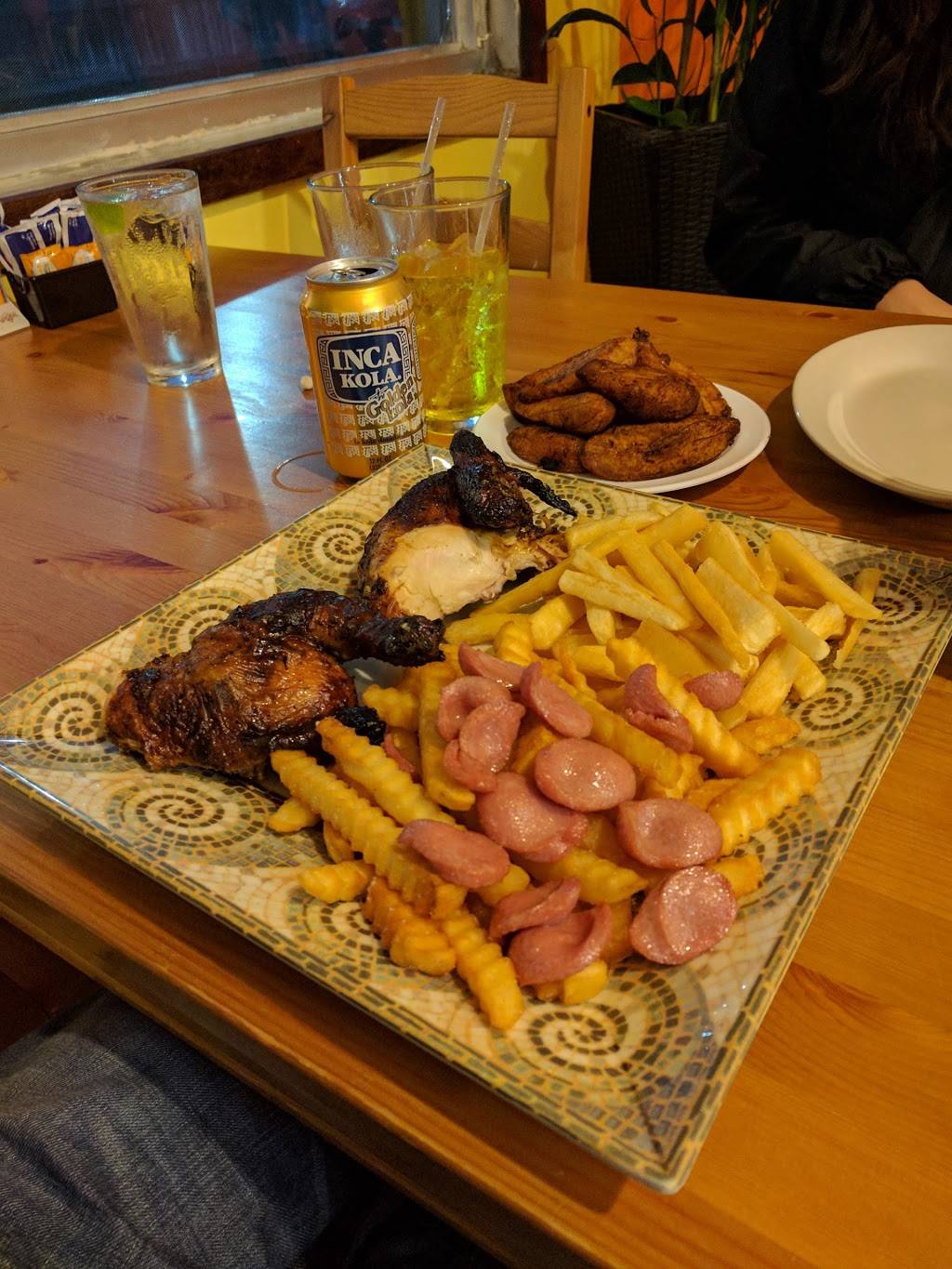 Pollo Bravo | restaurant | 10085 Long Point Rd, Houston, TX 77055, USA | 7134613113 OR +1 713-461-3113