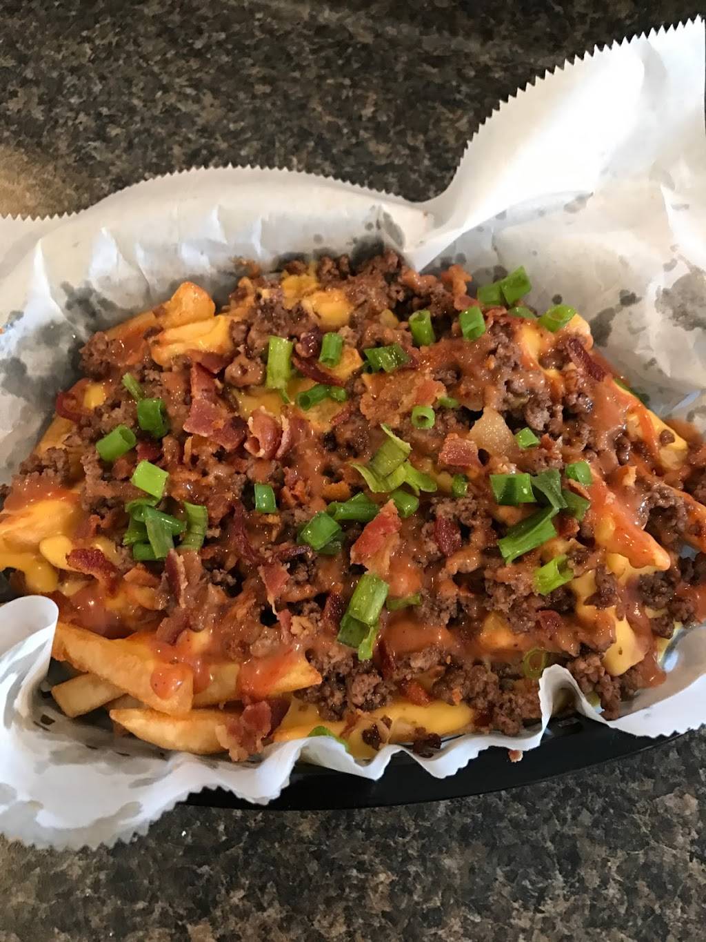 Shugs | restaurant | 5031 Ford Pkwy, Bessemer, AL 35022, USA | 2054344479 OR +1 205-434-4479