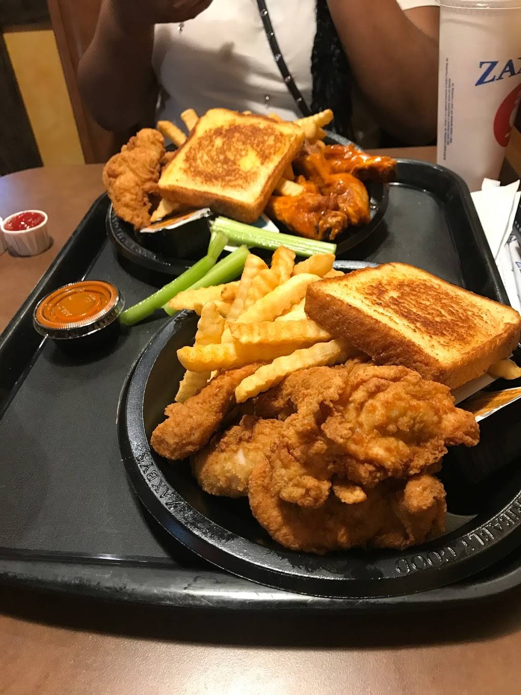 Zaxbys Chicken Fingers & Buffalo Wings | restaurant | 8895 W Colonial Dr, Ocoee, FL 34761, USA | 4072923605 OR +1 407-292-3605