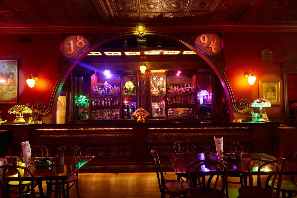 Shakers Cigar Bar | restaurant | 422 S 2nd St, Milwaukee, WI 53204, USA | 4142724222 OR +1 414-272-4222