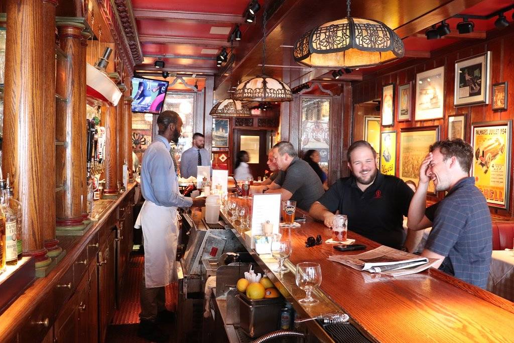 Clydes of Georgetown | restaurant | 3236 M St NW, Washington, DC 20007, USA | 2023339180 OR +1 202-333-9180