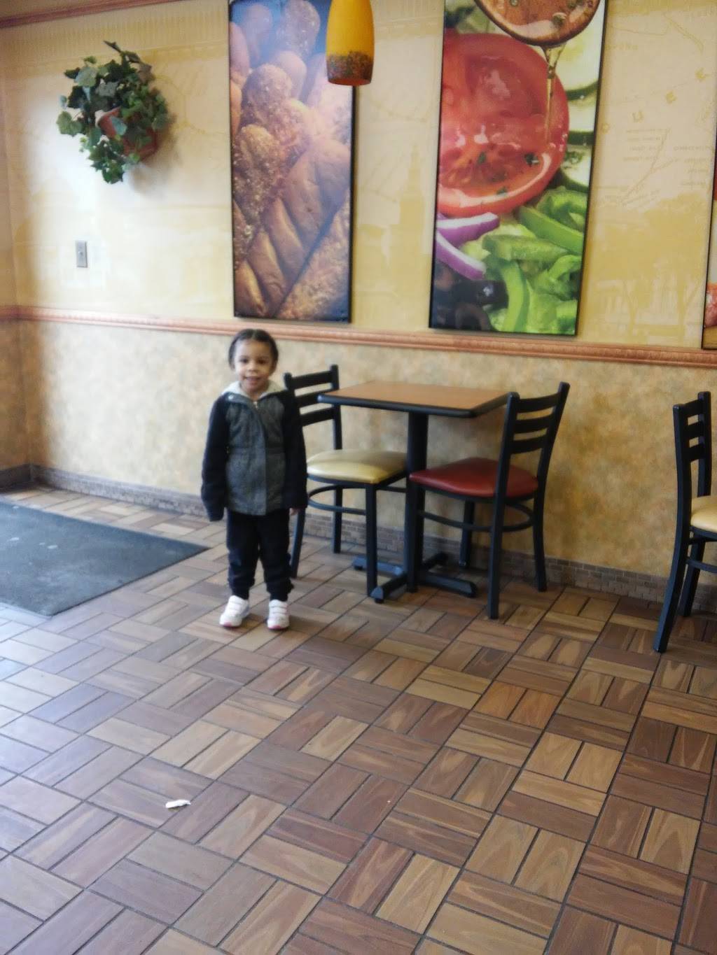 Subway | restaurant | 1345 Barnum Ave, Stratford, CT 06615, USA | 2033757778 OR +1 203-375-7778