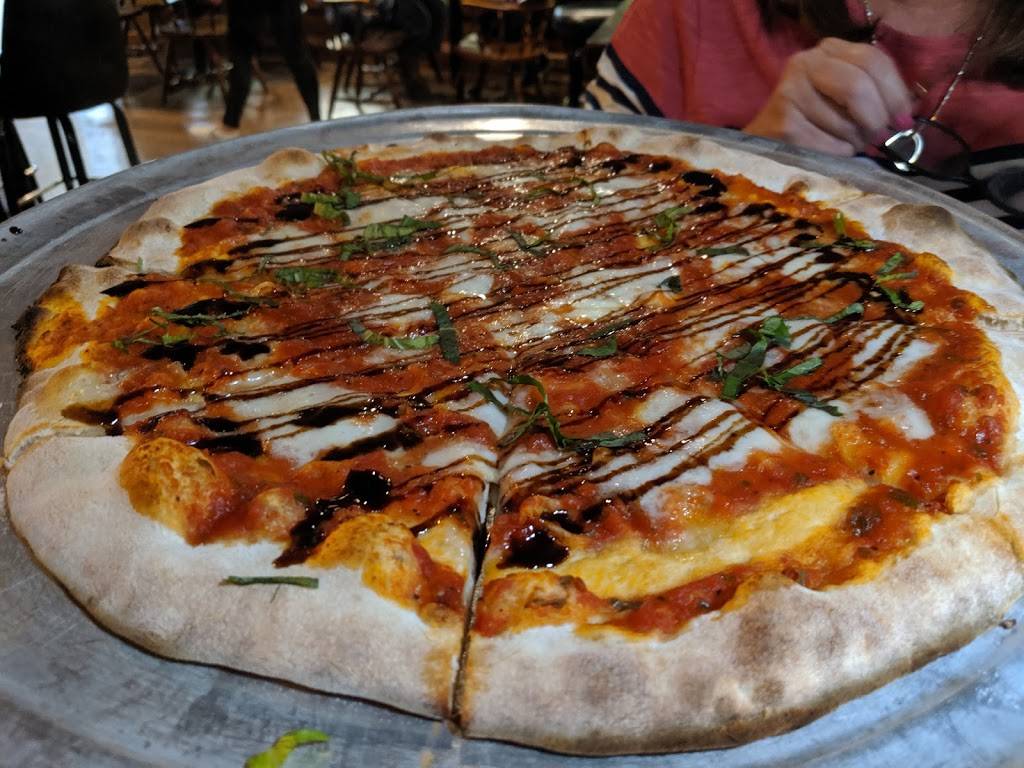 DeLuca’s Pizza Pub | restaurant | 3700 Massillon Rd Suite 220, Uniontown, OH 44685, USA | 2342940640 OR +1 234-294-0640