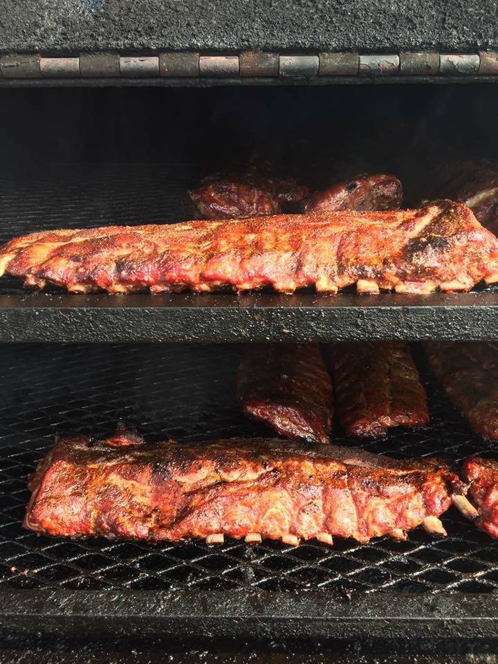 TeeDawgs BBQ | restaurant | 307 W Washington St, Charles Town, WV 25414, USA | 3047252271 OR +1 304-725-2271