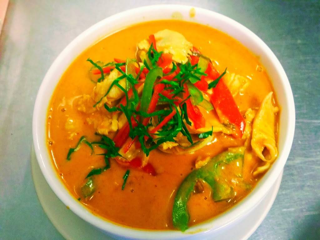 Siam House Thai Street Food | restaurant | 16045 Sherman Way, Van Nuys, CA 91406, USA | 8189946383 OR +1 818-994-6383