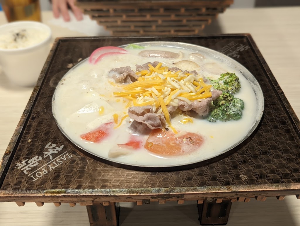 Tasty Pot | restaurant | 4509 University Way NE, Seattle, WA 98105, USA | 2063973746 OR +1 206-397-3746