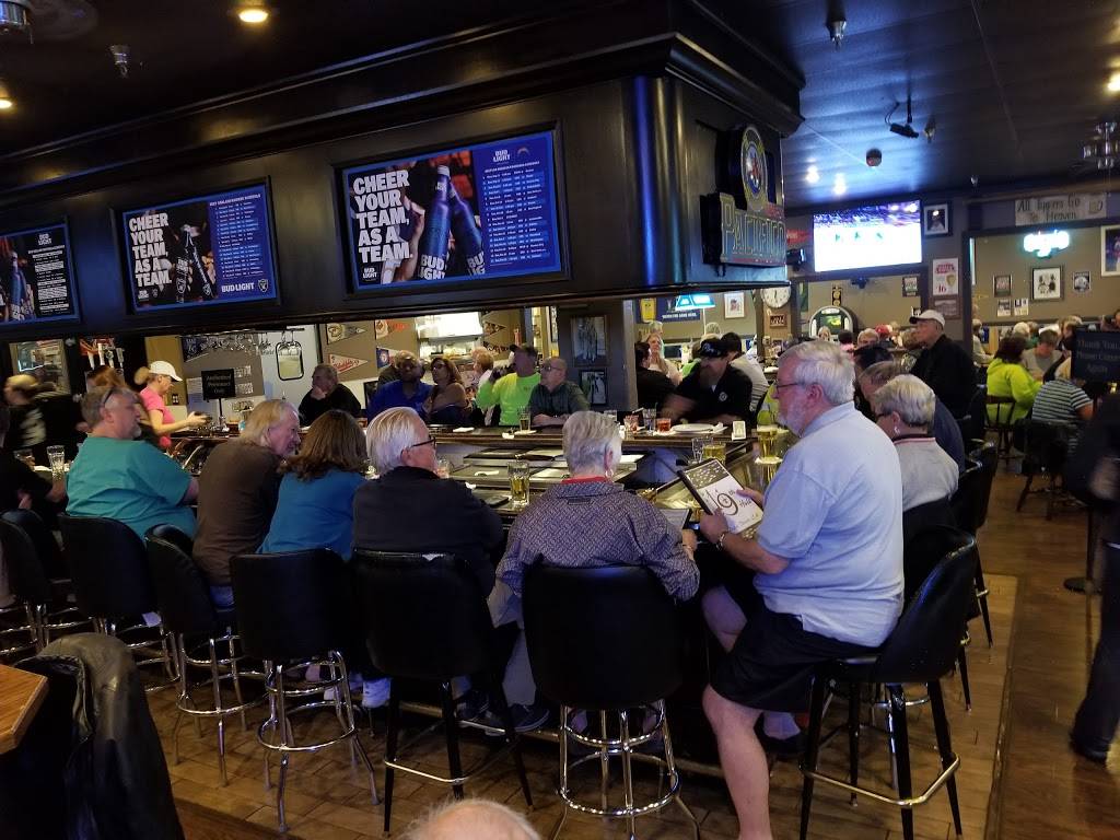 19th Hole | restaurant | 42305 Washington St A, Palm Desert, CA 92211, USA | 7607726696 OR +1 760-772-6696